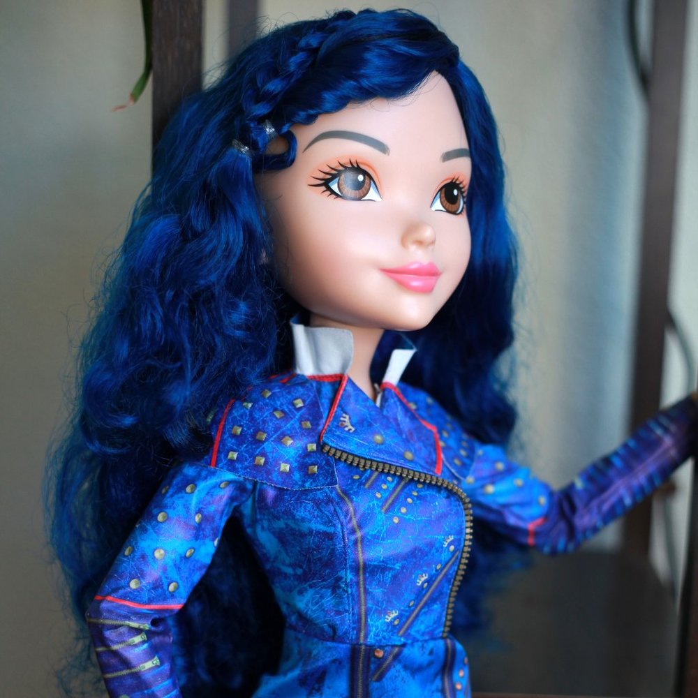 28" Evie Doll (from Disney's Descendants) NWOT